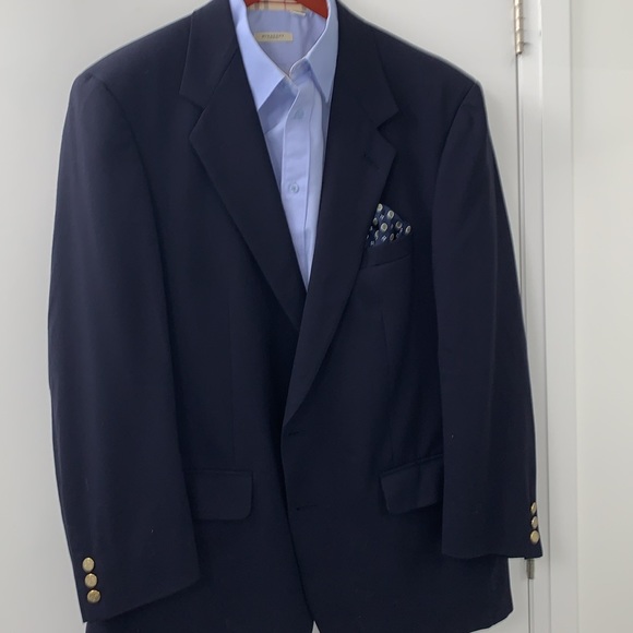 Burberry’s Size 48 L US Blazer in Navy Blue and Gold Buttons. - Picture 3 of 16
